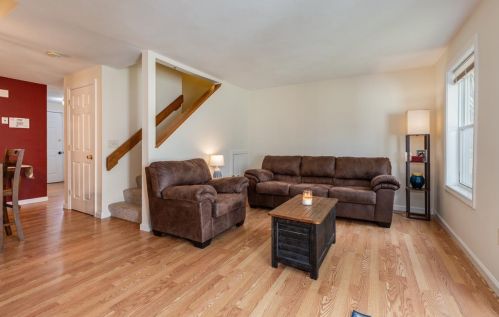 49 Bluffs Dr, Concord NH  03303-1579 exterior