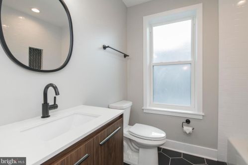 1628 Ellsworth St, Philadelphia PA 19146-2811 exterior