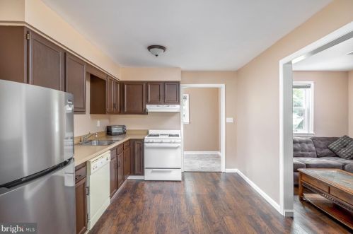 15 Delaware Ave, Trenton NJ 08628-2002 exterior