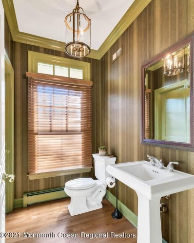 15 Sunny Ridge Dr, Red Bank NJ exterior