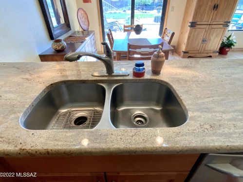 8760 Arnold Palmer Dr, Tucson AZ  85742-9680 exterior