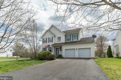 1056 Spring Meadow Dr, Quakertown, PA 18951-5001