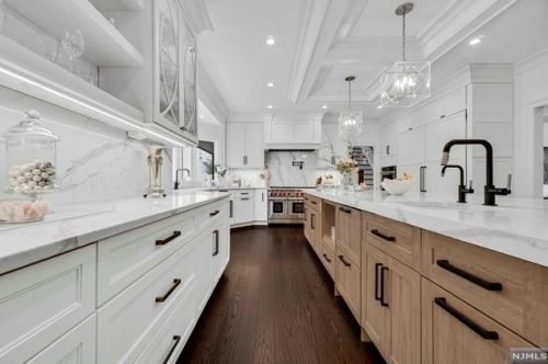 206 County Rd, Demarest NJ  07627-2202 exterior