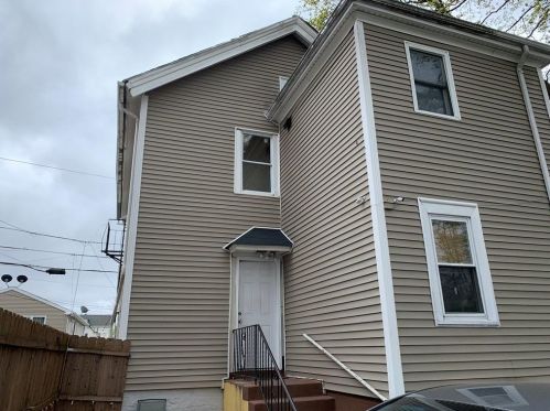 141 Hendrick St, Providence RI 02908-5219 exterior
