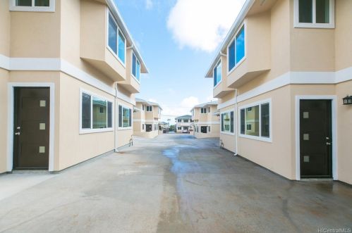 920 19th Ave, Honolulu HI  96816-4605 exterior