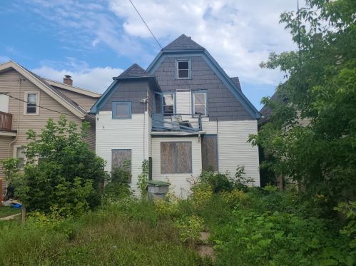 2613 37th St, Milwaukee, WI 53210-2528