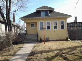 835 18th Ave, Broadview, IL 60153-1705