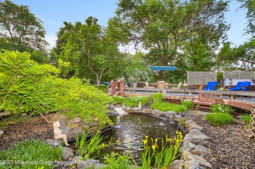 38 Normandy Ct, Middletown NJ 07748-3221 exterior