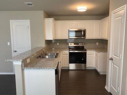 2805 Washington St, Denison TX  75020-1329 exterior