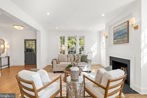 4420 Fessenden St, Washington DC  20016-4054 exterior