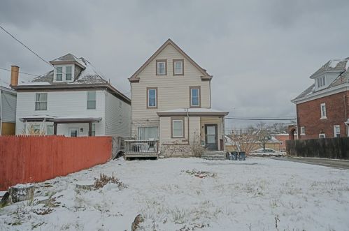 23 Claus Ave, Pittsburgh, PA 15227-1907