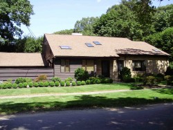 90 Country Club Rd, Newton, MA 02459-3022