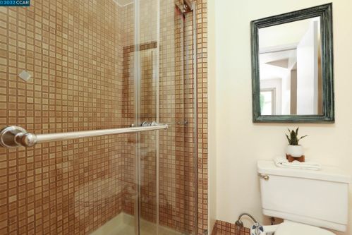 3020 Shetland Dr, Concord CA 94523-1606 exterior