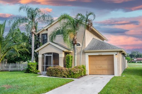 5807 Northpointe Ln, Boynton Beach FL 33437-2008 exterior