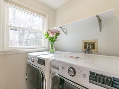 19 Quinnehtuk Rd, Springfield MA 01106-2911 exterior