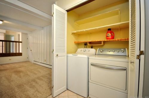 51 Lincoln Way, Windsor CT 06095-3545 exterior