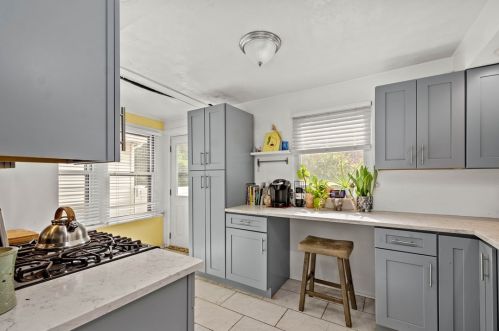 2408 Patterson St, Pittsburgh PA 15203-2723 exterior