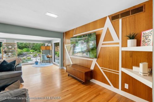 1607 Hitching Post Rd, East Lansing MI 48823-2141 exterior