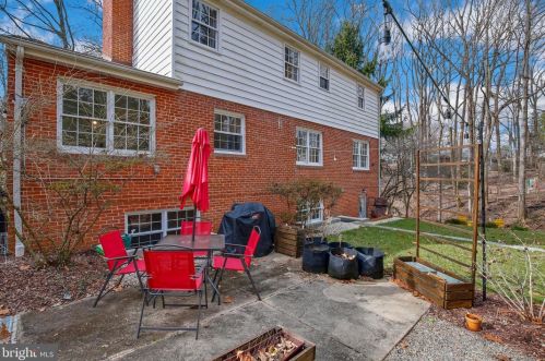 900 Balmoral Dr, Silver Spring MD  20903-1301 exterior