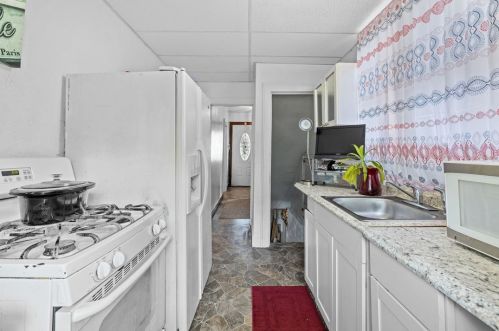 210 Elizabeth St, Pittsburgh PA 15207-1819 exterior