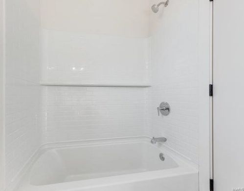 2867 Indiana Ave, Saint Louis MO 63118-2506 exterior