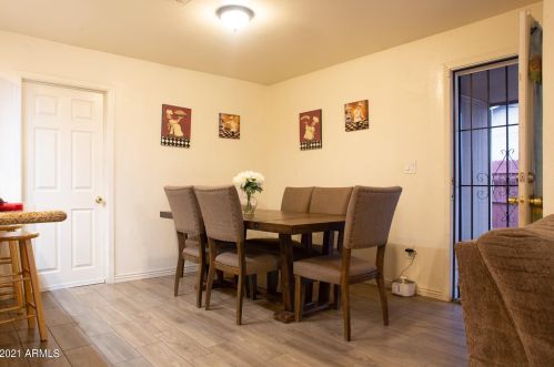 1818 50 Dr, Phoenix AZ 85031-1324 exterior