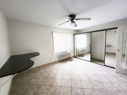 3305 Sunset Ave, Waukegan IL 60087-3431 exterior