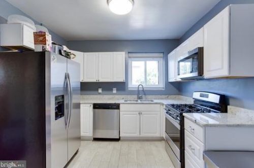 1900 Q St, Washington DC  20009-1008 exterior