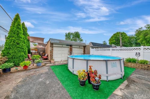 51 Madison Ave, Perth Amboy NJ 08861-4306 exterior