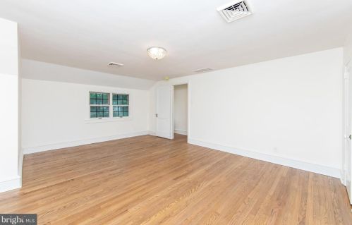 31 Graisbury Ave, Camden NJ 08106-2035 exterior