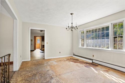 2 Betmarlea Rd, Norwalk CT 06850-2701 exterior