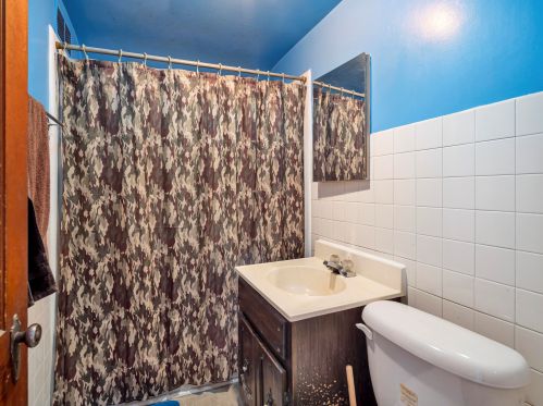 1406 20 St, Manitowoc WI 54220-5645 exterior