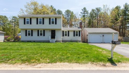 8 Broken Ground Dr, Concord, NH 03301-5800