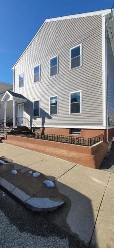 15 Colfax St, Providence RI 02905-3013 exterior