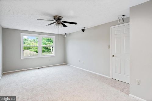 7725 Epsilon Dr, Rockville MD 20855-2546 exterior