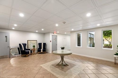 4 Capella, Middletown RI 02840-1587 exterior