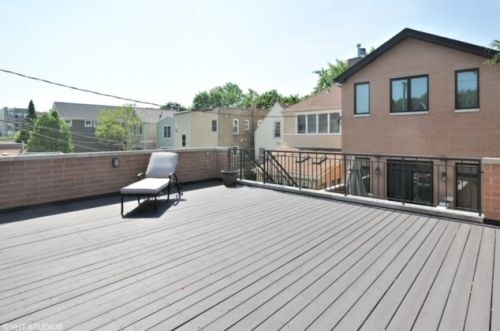 2456 Hutchinson St, Chicago IL 60618-2939 exterior