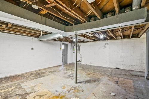 325 Johnston Rd, Pittsburgh PA 15235-1617 exterior