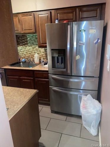 25 Lorraine Ter, Mount Vernon, NY 10553-1226