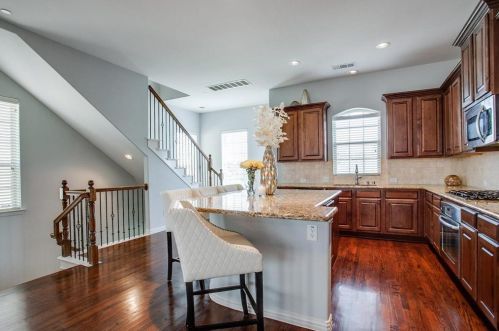 6467 Las Colinas Blvd, Irving TX  75039-2904 exterior