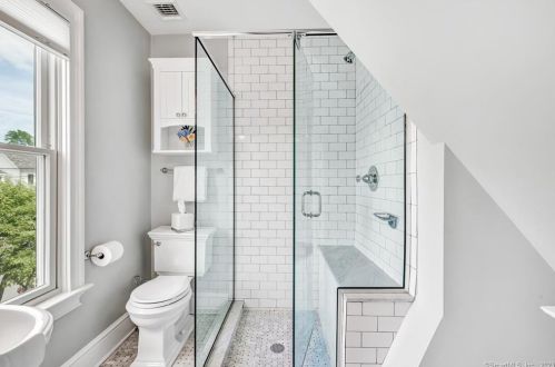 6 Crockett St, Norwalk CT 06853-1611 exterior