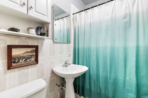 2147 Shakespeare Ave, Chicago IL 60647-3217 exterior