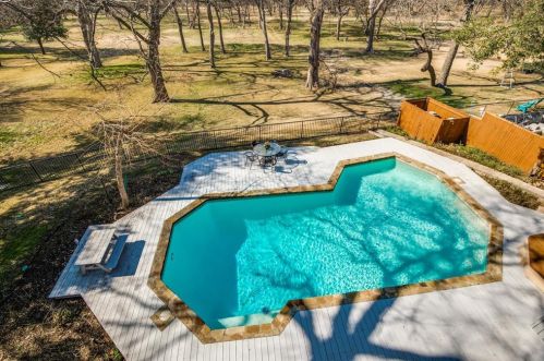 17907 Cedar Creek Canyon Dr, Dallas TX 75252-4944 exterior