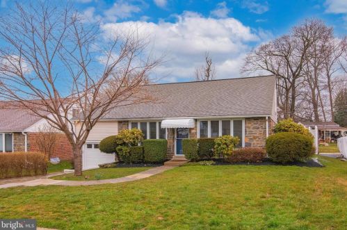 316 Glengary Dr, Pittsburgh PA 19083-2714 exterior