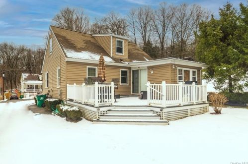 23 Darrow Pl, Poughkeepsie, NY 12603-1504