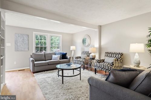 6023 Chicory Pl, Alexandria VA 22310-1795 exterior