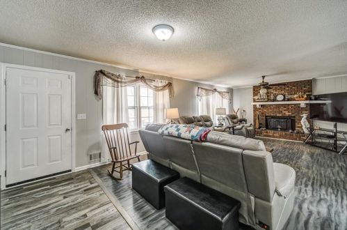 8245 Bennett Ln, Gainesville GA 30506-4068 exterior