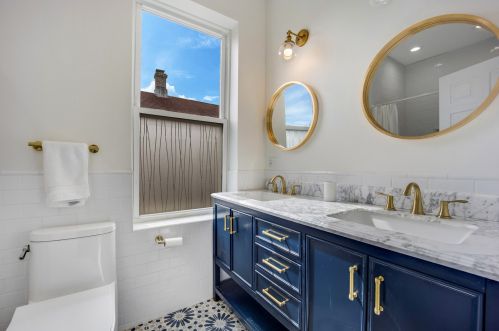 2823 Ridgeway Ave, Chicago IL 60625-6006 exterior