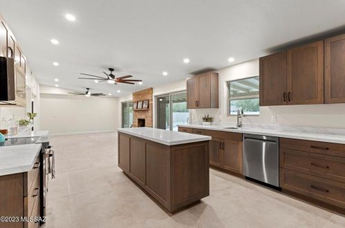 5862 Camino Arenosa, Tucson AZ  85718-4650 exterior