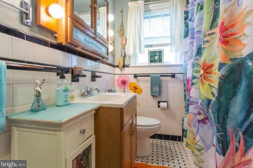 540 Riv Dr, Camden NJ 08110-2918 exterior